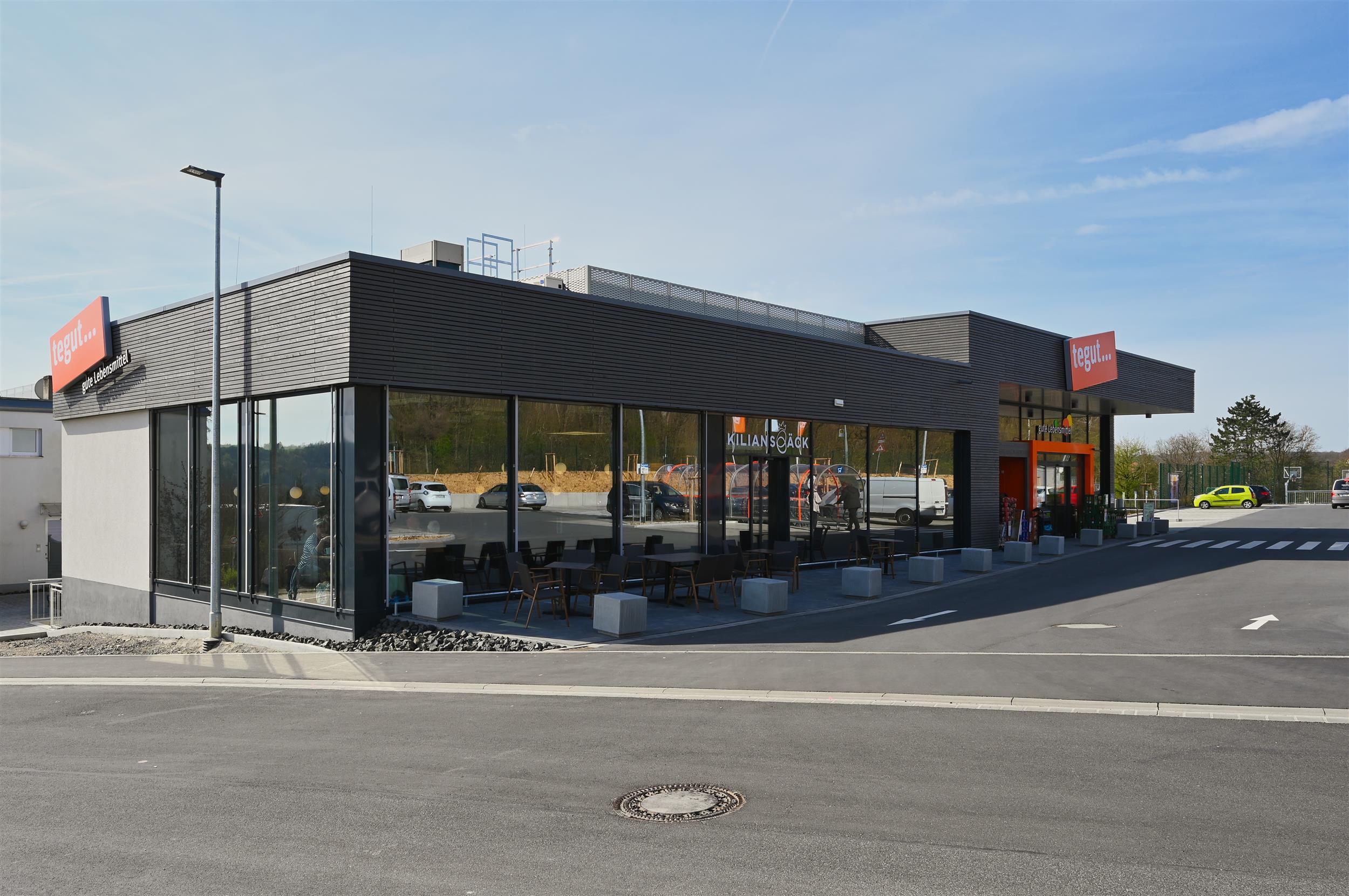 Neubau Lebensmittelmarkt inklusive Café